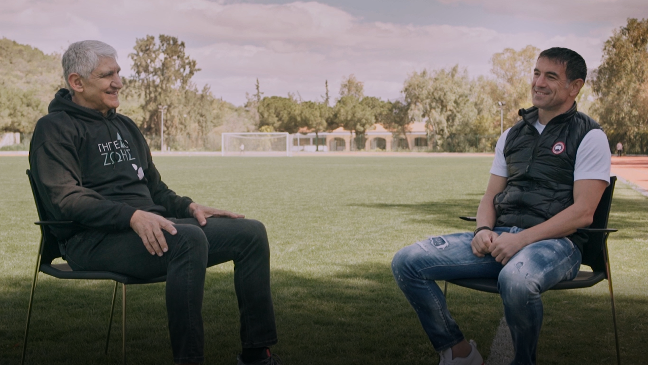 Ο Παναγιώτης Γιαννάκης συζητά με τον Γιώργο Καραγκούνη